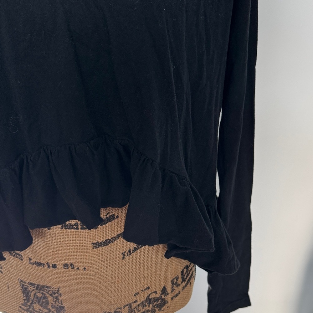 Black V-Neck Ruffle Hem Top - Picture 2 of 4